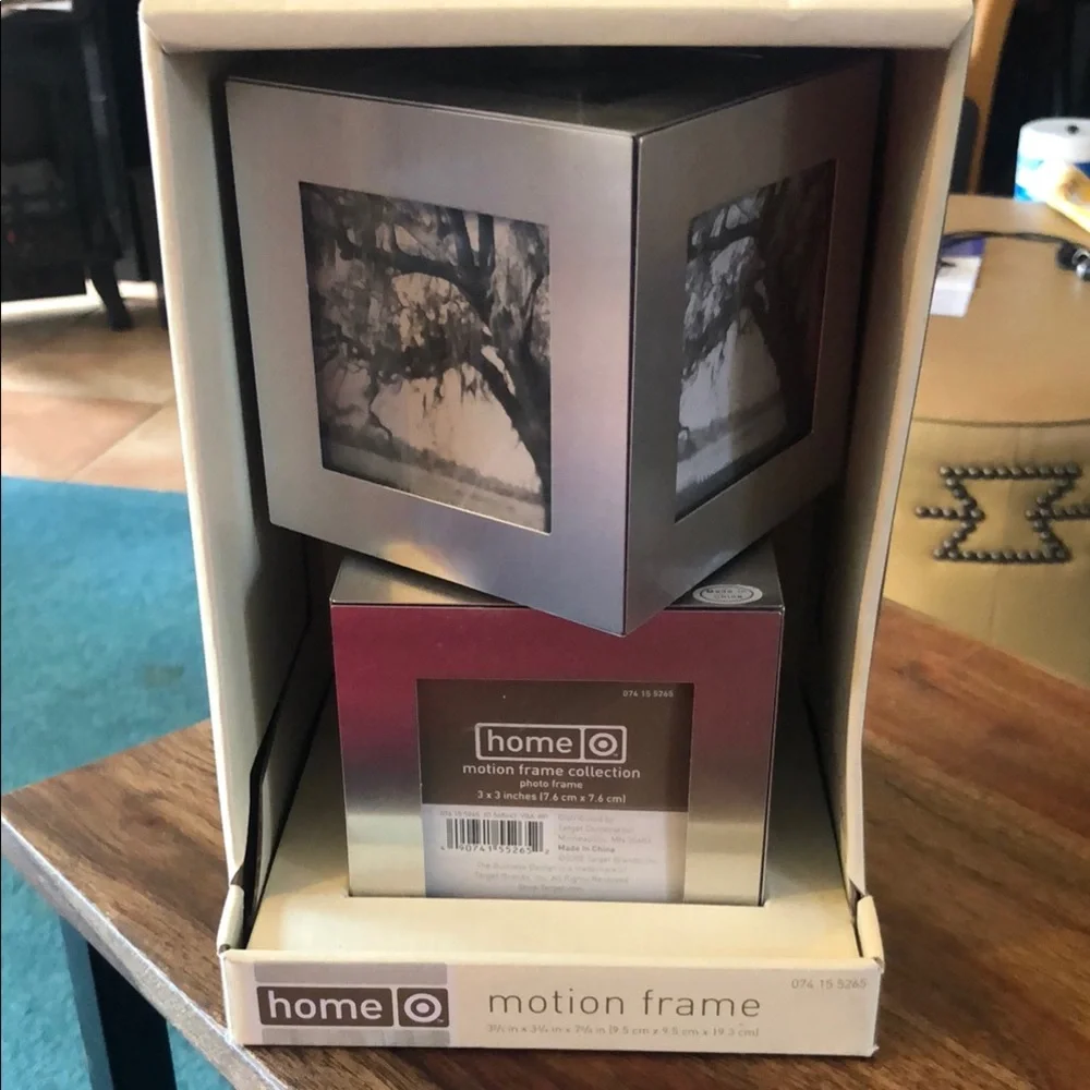 Home O Motion Frame Collection - Silver